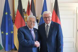 الرئيس عباس يتلقى اتصالًا هاتفيًا من نظيره الألماني