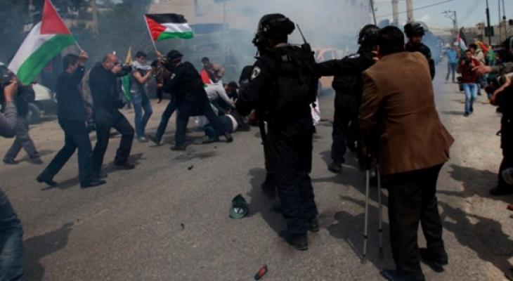 نابلس: 10 إصابات بالرصاص المعدني بينهم صحفي جراء قمع الاحتلال مسيرة دعم وإسناد للأسرى 