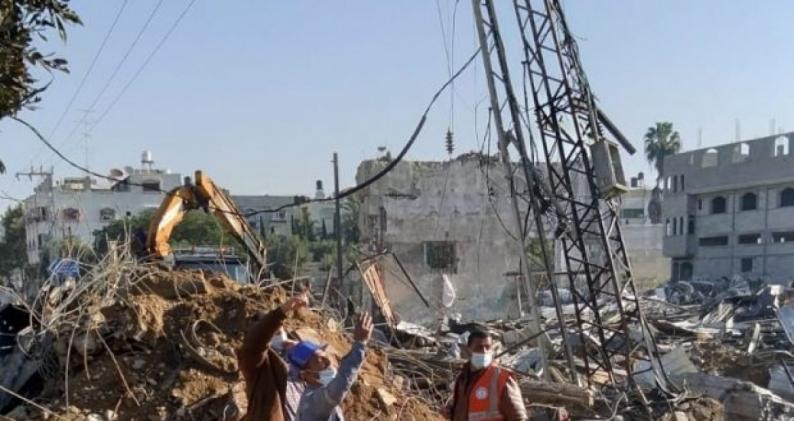 دمار كبير في شبكات الكهرباء بغزة بسبب العدوان الإسرائيلي