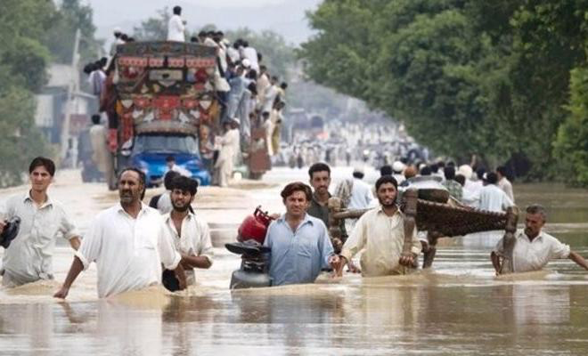 باكستان.. ارتفاع ضحايا الفيضانات إلى 1290
