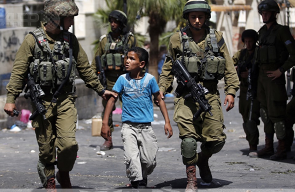 حملات الاحتلال للاعتقال تثير غضب الفلسطينيين 