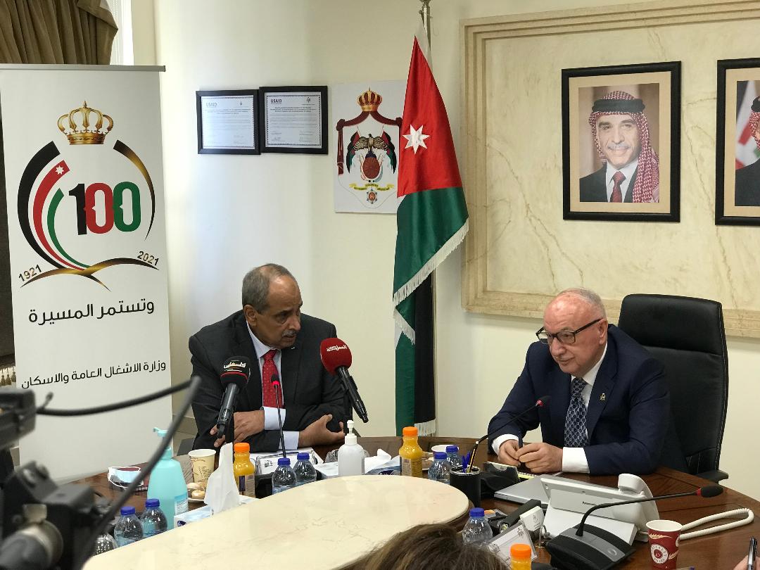 وزير الأشغال يبحث مع نظيره الأردني أفق التعاون في مجال الإسكان