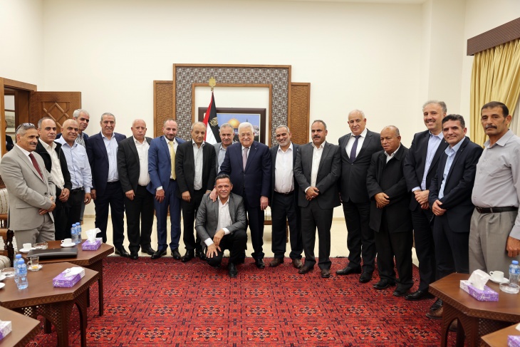 الرئيس عباس يستقبل أمناء سر أقاليم حركة 