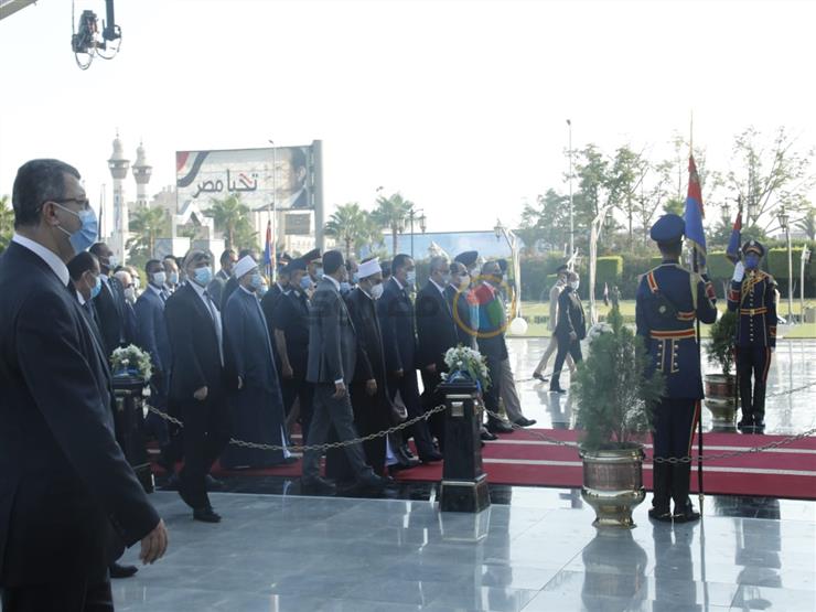مباشر: الرئيس السيسي يتقدم الجنازة العسكرية لجيهان السادات 