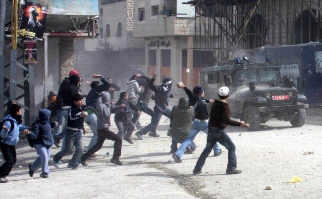 القدس: إصابات خلال مواجهات مع قوات الاحتلال بمخيم شعفاط
