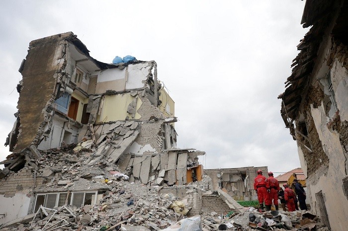 إندونيسيا: مقتل 34 شخصا إثر زلزال ضرب مدينة 