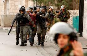 قوات الاحتلال تعتقل أسيرا محررا قرب قلنديا