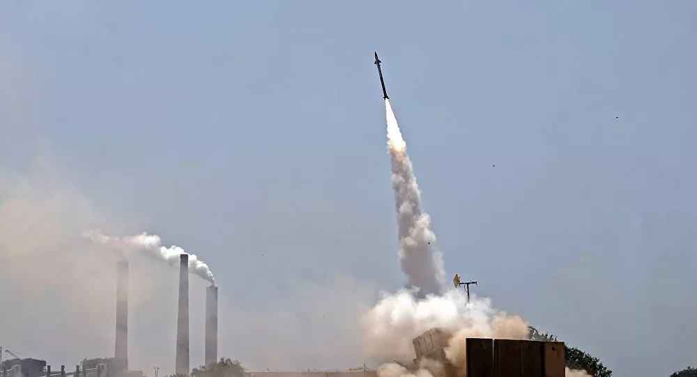 حماس تعلن استهداف بارجة إسرائيلية بالصواريخ قرب شواطئ غزة... و