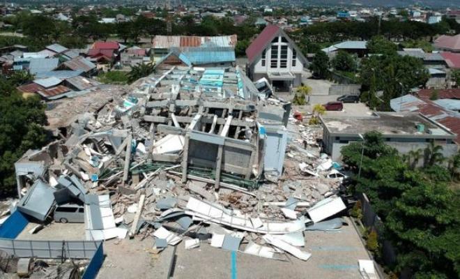 مصرع 44 شخصا على الأقل في زلزال ضرب إندونيسيا
