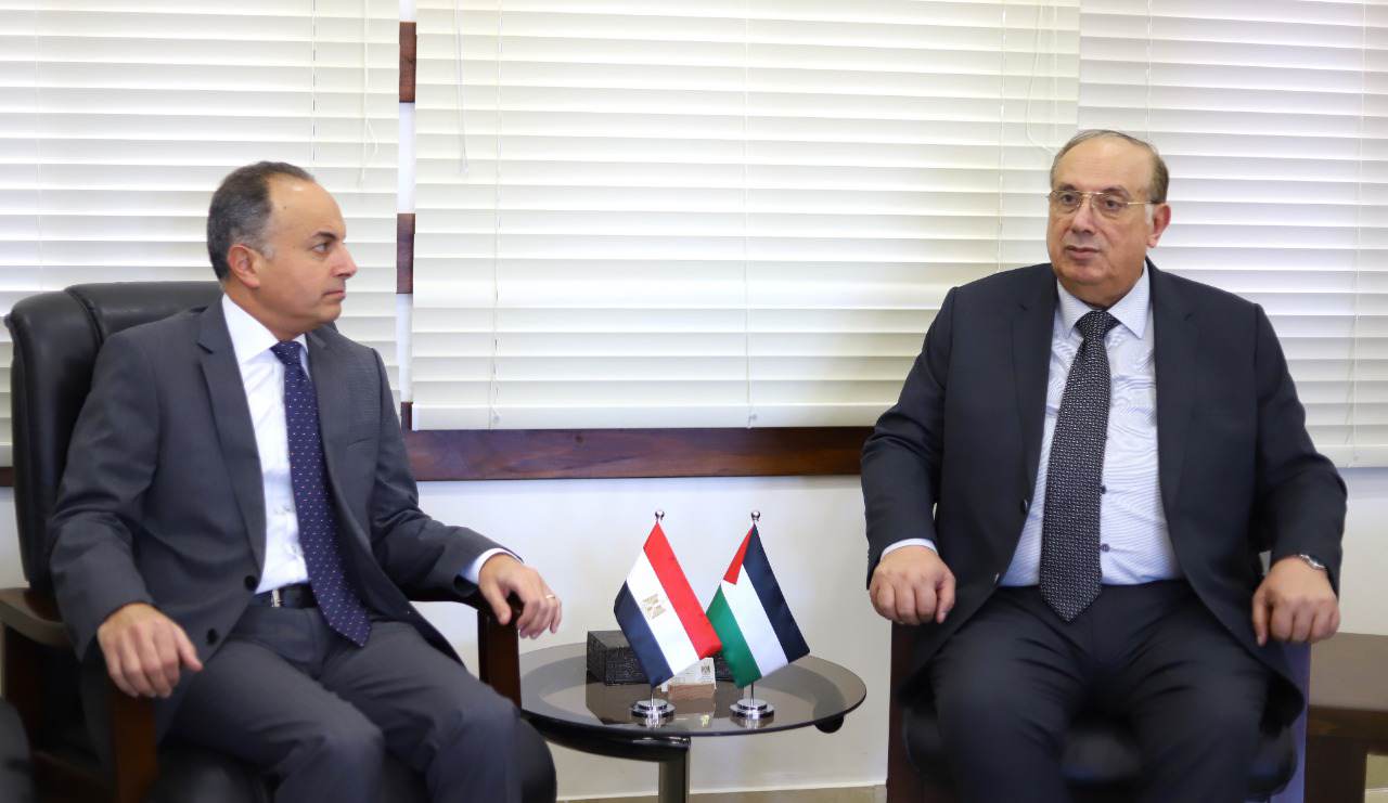 تفاصيل لقاء وزير التعليم العالي الفلسطيني مع السفير المصري