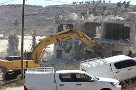 الاحتلال يخطر بهدم منزل في نحالين غرب بيت لحم