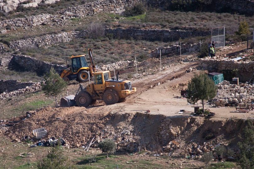 الاحتلال الإسرائيلي يجرف أراضي شمال غرب بيت لحم