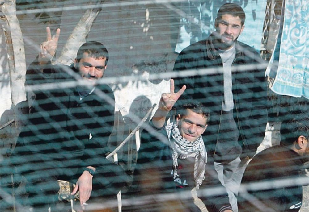 الأسرى الإداريون يواصلون مقاطعة محاكم الاحتلال لليوم الـ 78