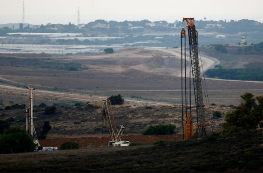غانتس: إسرائيل على وشك استكمال بناء الجدار عند حدود قطاع غزة