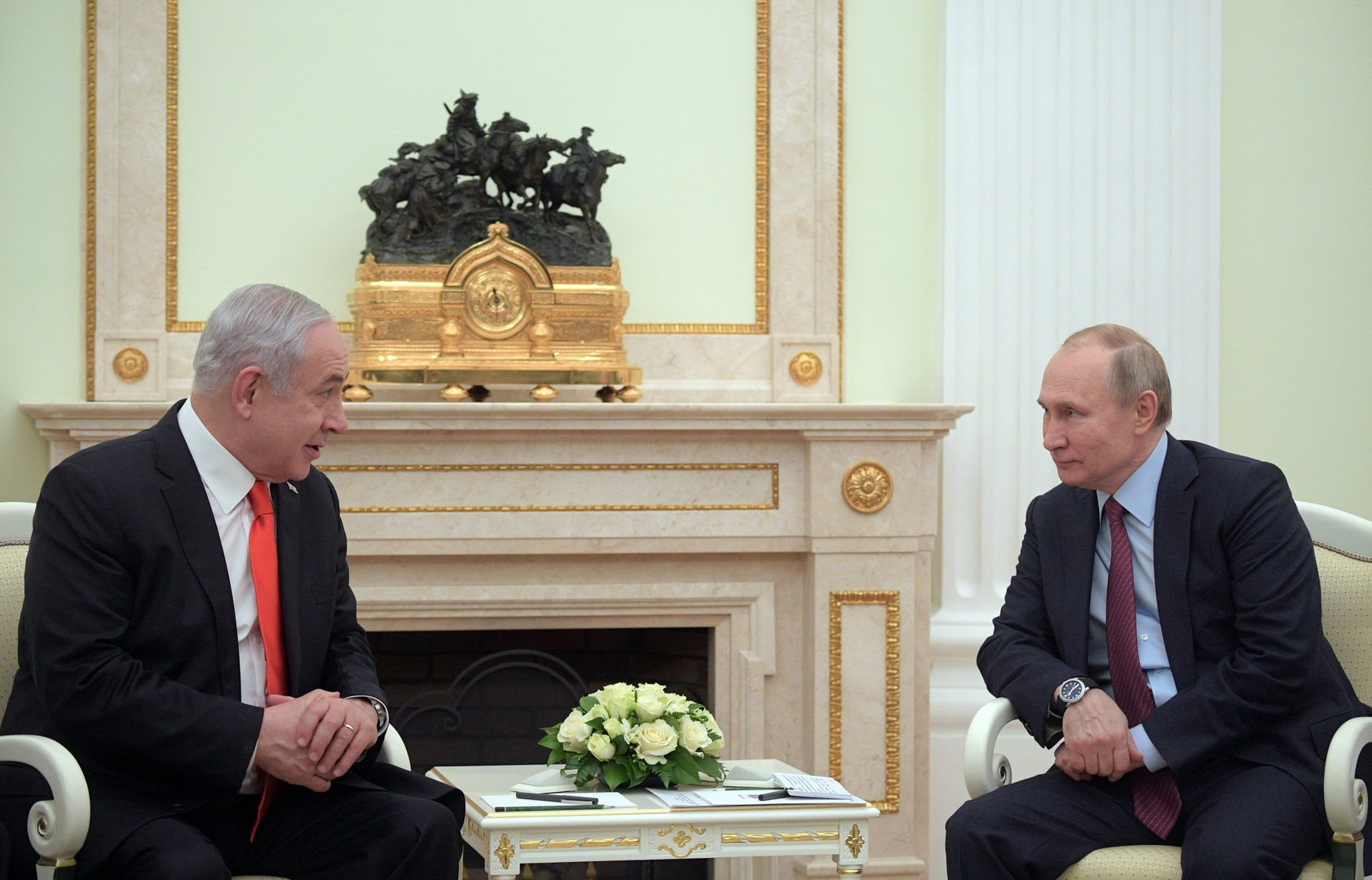 بوتين يبحث مع نتنياهو القضايا الدولية والإقليمية في إطار الوضع الراهن بالشرق الأوسط