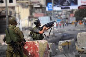 طولكرم : إصابة شاب بالرصاص الإسرائيلي والعشرات بالاختناق في مواجهات مع الاحتلال