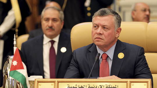 الملك الأردني يؤكد ضرورة تعزيز الدور الرقابي لمجلس النواب.. صور