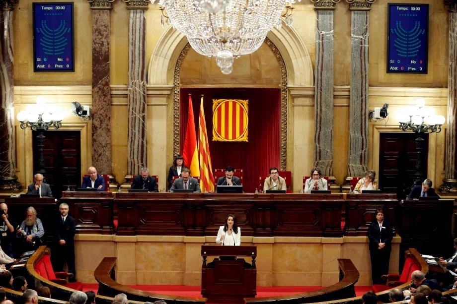 سابقة أوروبية: برلمان كتالونيا يجرم 