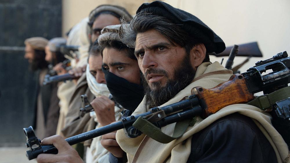 أفغانستان.. مقتل 12 عنصرا من قوات موالية للحكومة بنيران الجيش الأفغاني