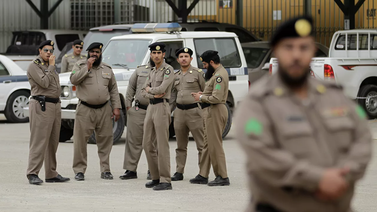 القبض على مواطنين اثنين ومقيم انتحلوا صفة رجال الأمن في السعودية