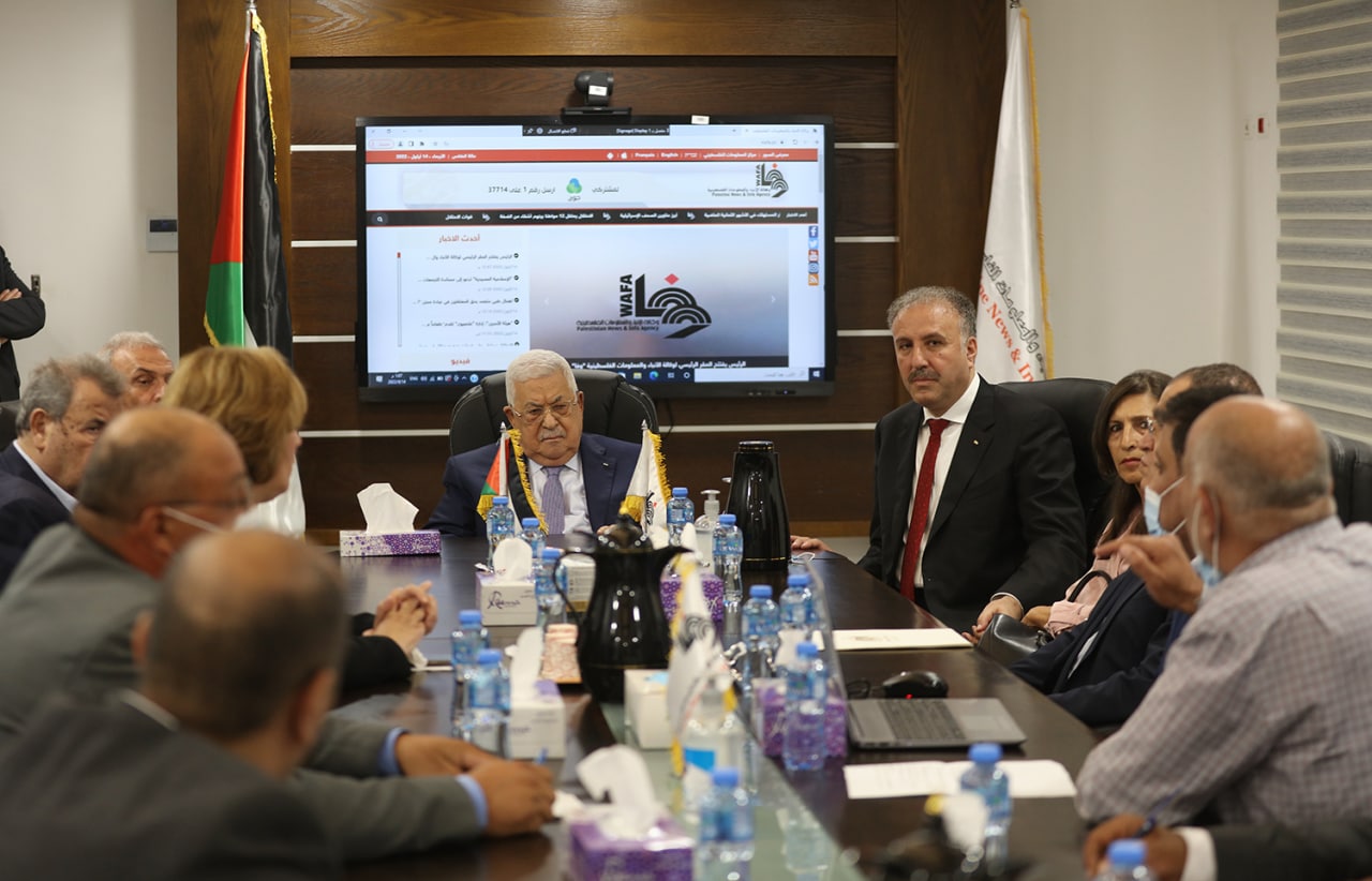 الرئيس عباس يفتتح المقر المؤقت لوكالة الأنباء والمعلومات الفلسطينية 