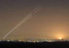 الإعلام العبري يعقب على عدم الرد الإسرائيلي على إطلاق صاروخ من غزة الليلة