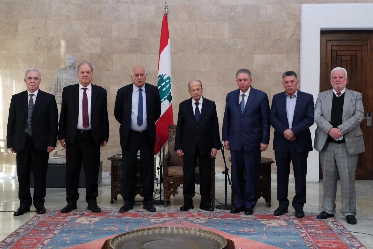 الرئيس اللبناني يلتقي وفدًا من حركة 