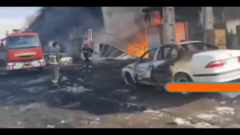 انفجار وحريق ضخم في مجمع صناعي بمحافظة قزوين غرب طهران (فيديو)