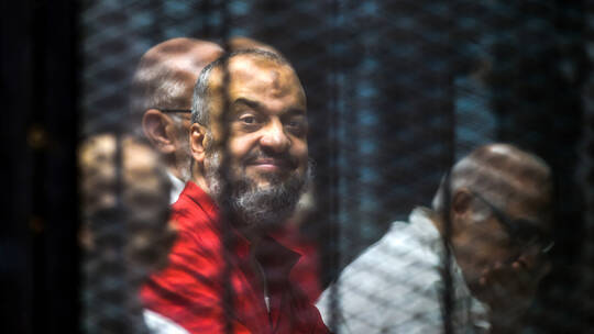 مصر.. الحكم بإعدام قادة الإخوان محمد البلتاجي وصفوت حجازي