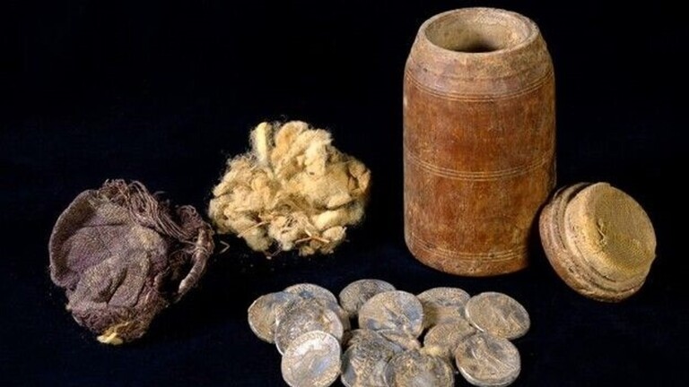 إسرائيل.. اكتشاف عملات معدنية عمرها 2200 عام