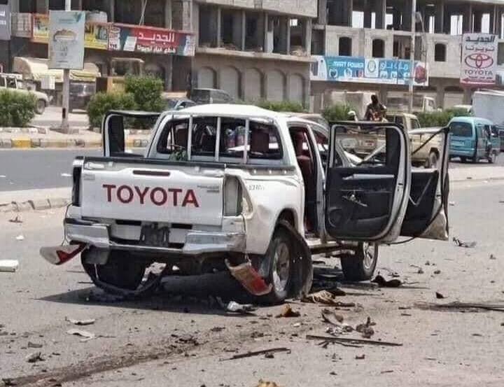 قتلى وجرحى بانفجار سيارة مفخخة تابعة لقائد عسكري جنوب اليمن (صور)