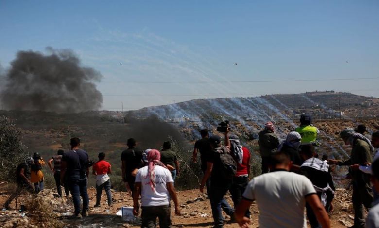 نابلس: ثلاث إصابات إحداها خطيرة برصاص الاحتلال في بلدة قصرة 