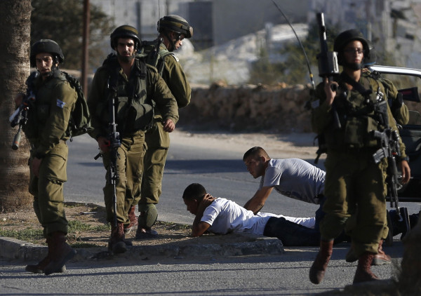الاحتلال يعتقل مواطنين من العيسوية في القدس المحتلة