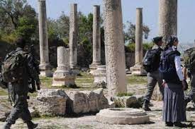 الاحتلال يغلق المنطقة الأثرية في بلدة سبسطية