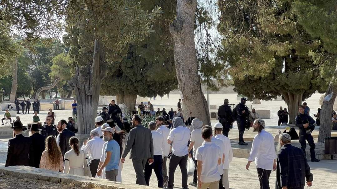 القدس: عشرات المستوطنين يقتحمون الأقصى