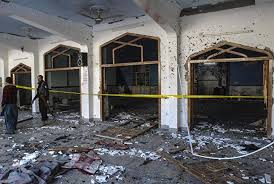 مقتل 30 شخصا إثر انفجار داخل مسجد في باكستان  