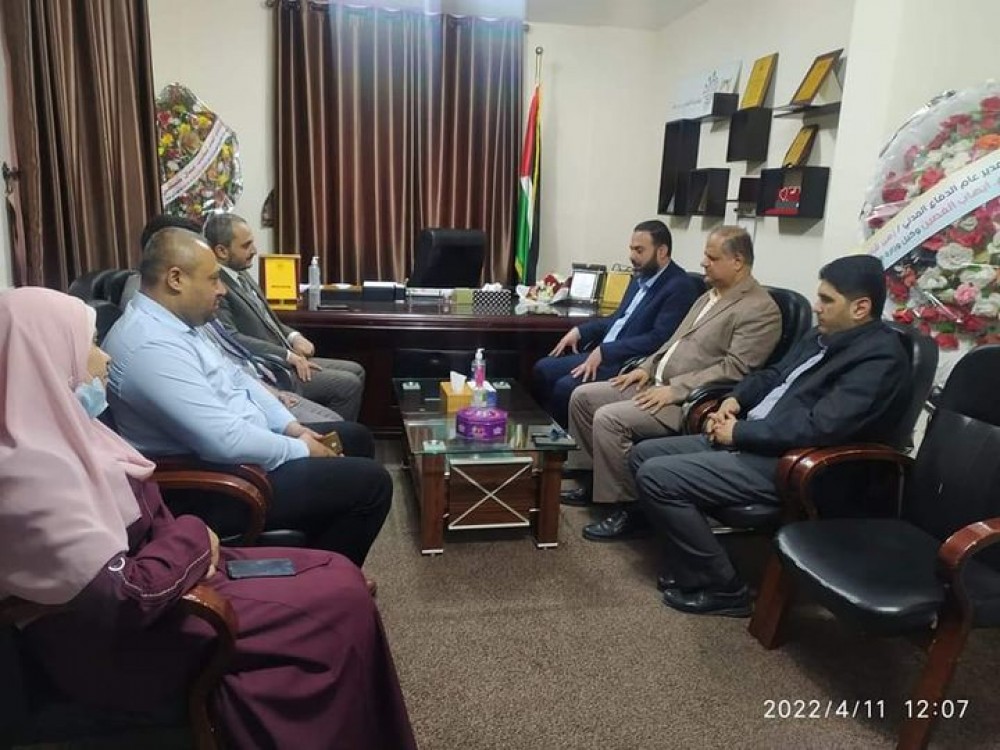 غزة: المستشار الحتة يبحث قضايا العمال مع وكيل وزارة العمل