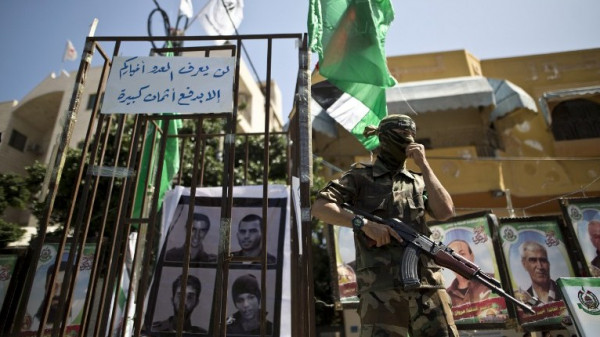 مصدر أمني إسرائيلي يوضح آخر المستجدات بشأن تبادل أسرى مع حماس