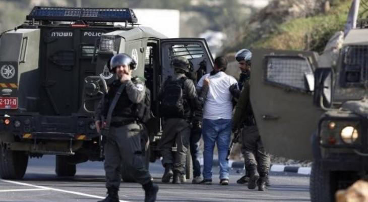 الاحتلال يعتقل ثلاثة فلسطينيين من القدس