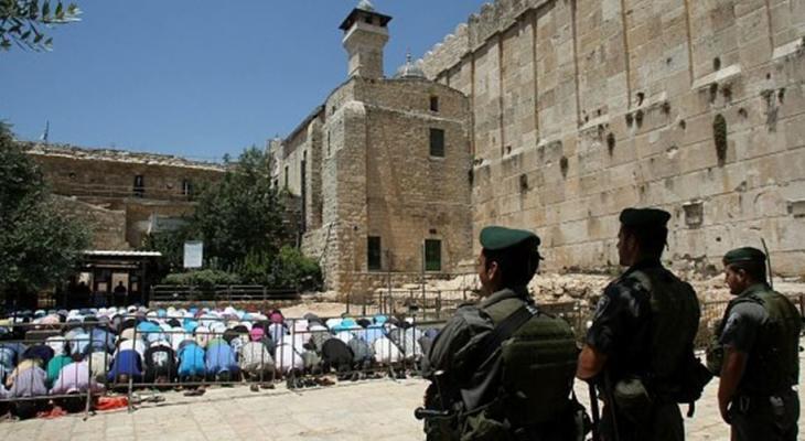 الخليل: قوات الاحتلال تعتقل ثلاثة مواطنين قرب الحرم الإبراهيمي