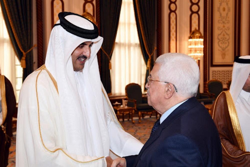 تفاصيل اتصال هاتفي بين الرئيس عباس وأمير قطر