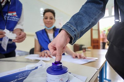 فتح مراكز الاقتراع أمام الناخبين اللبنانيين لانتخاب مجلس نيابي جديد