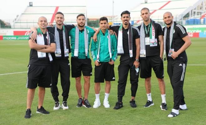 منتخب الجزائر يتضامن مع غزة على طريقته الخاصة (صور)