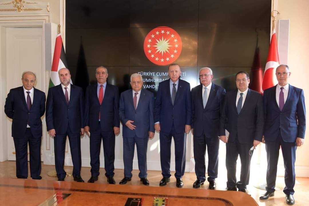 الرئيس عباس يختتم زيارته إلى تركيا