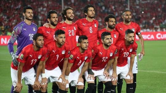 مصر تتعادل مع كينيا وتتأهل لكأس الأمم الإفريقية (فيديو)