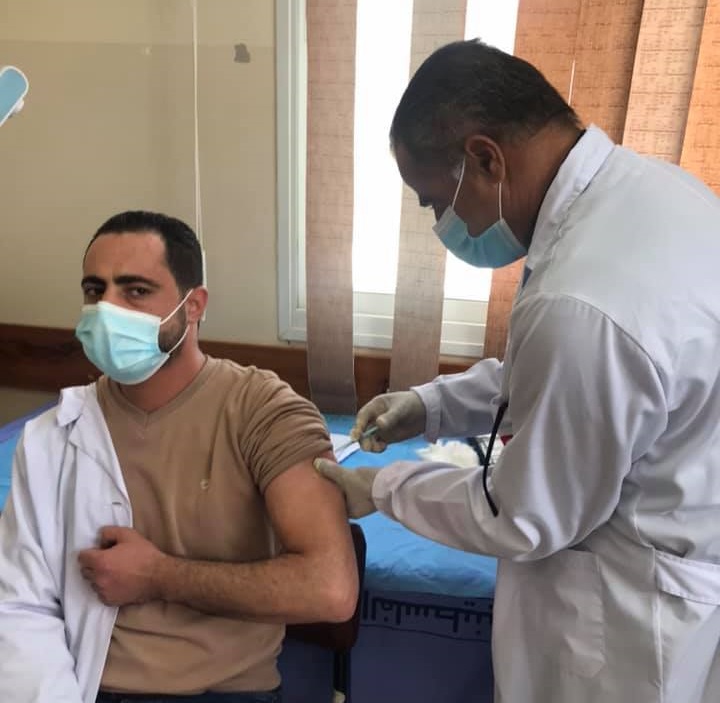 بدء تطعيم الكوادر الطبية في محافظة جنين ضد فيروس 