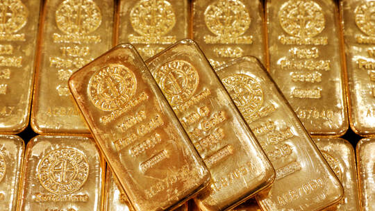 الذهب ينتعش من أقل مستوى في 9 أشهر بدعم التحفيز الأمريكي