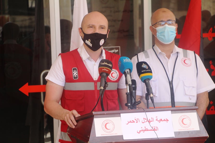 الهلال الأحمر الفلسطيني ونظيره المصري يطالبان بتوحيد الجهود لإغاثة المنكوبين في غزة