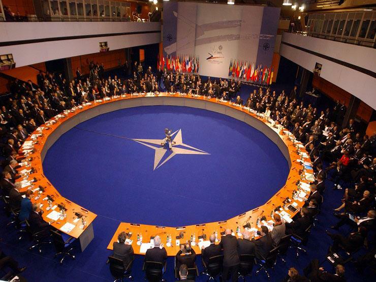 وزراء دفاع الناتو يناقشون سبل ردع روسيا 
