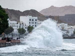 الرئيس عباس يؤكد تضامن دولة فلسطين مع سلطنة عمان في مواجهة تأثيرات إعصار 